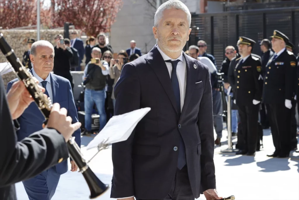 Policías y guardias civiles exigen a Marlaska que proteja sus datos 3 Moncloa marlaska policia Moncloa