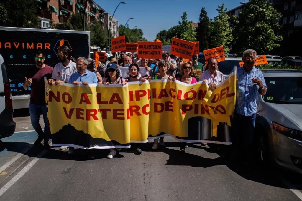 Gobierno del PP y avanza Pinto y oposición están en contra de la ampliación del vertedero de Pinto. 