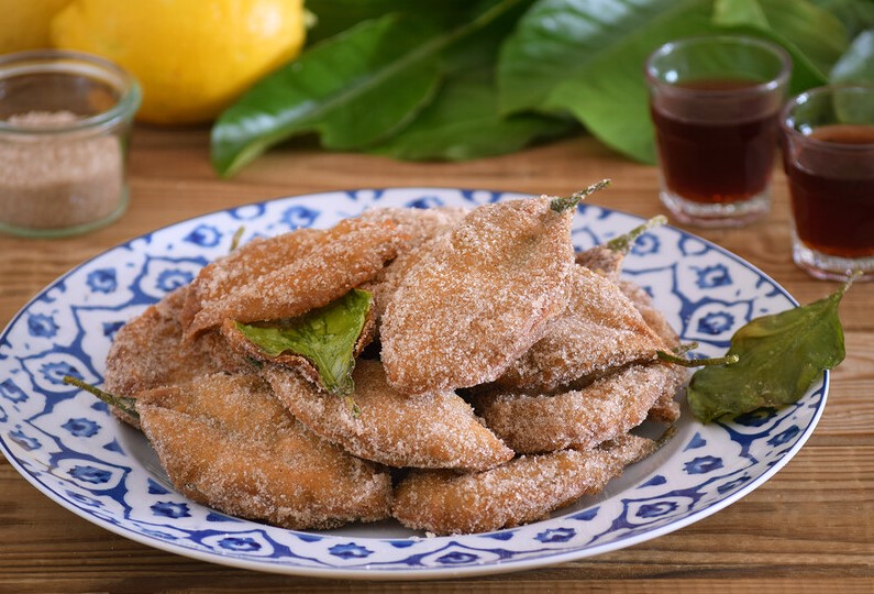 El viral de TikTok que te enseña a preparar los paparajotes murcianos con hojas de limonero