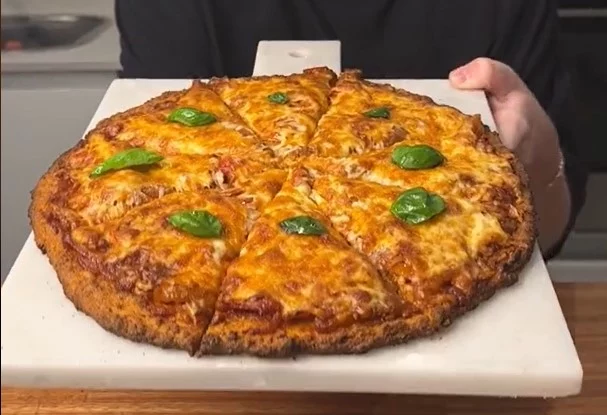 La receta de pizza de zanahoria que se volvió viral: ¡saludable, crocante y explosivamente sabrosa!