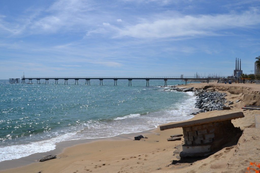 Albiol pide a Ribera que regenere las playas dañadas por Nelson 1 Moncloa playa ayuntamiento badalona Moncloa