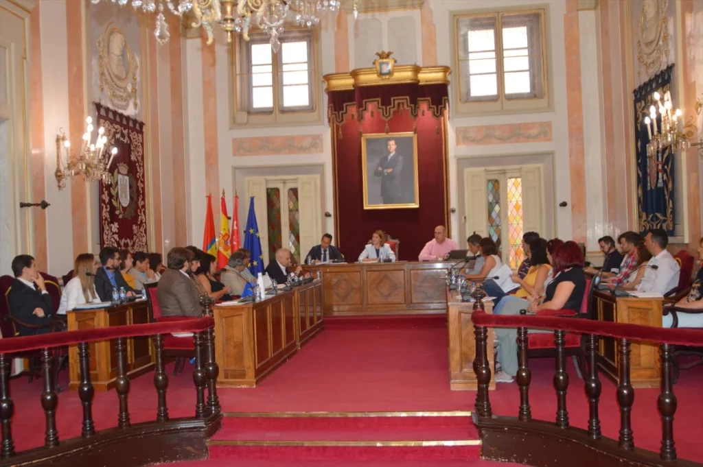 Más Madrid reprocha al PSOE su «desconcertante» postura con los municipios tensionados 1 Moncloa En el pleno del Ayuntamiento de Alcalá Más Madrid ha reprochado al PSOE su desconcertante posición la ley de la vivienda en municipios tensionados.