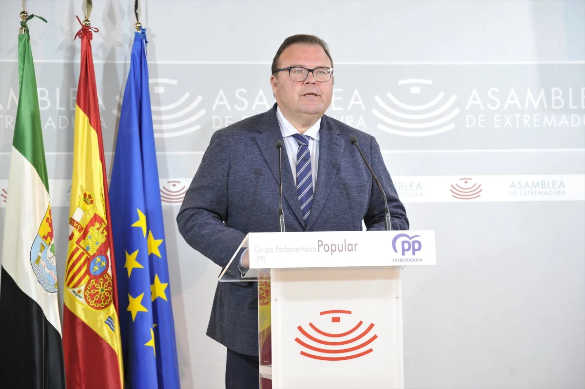 Hipólito Pacheco, el diputado del PP en la Asamblea de Extremadura se queja de haber recibido insultos por gordofobia.