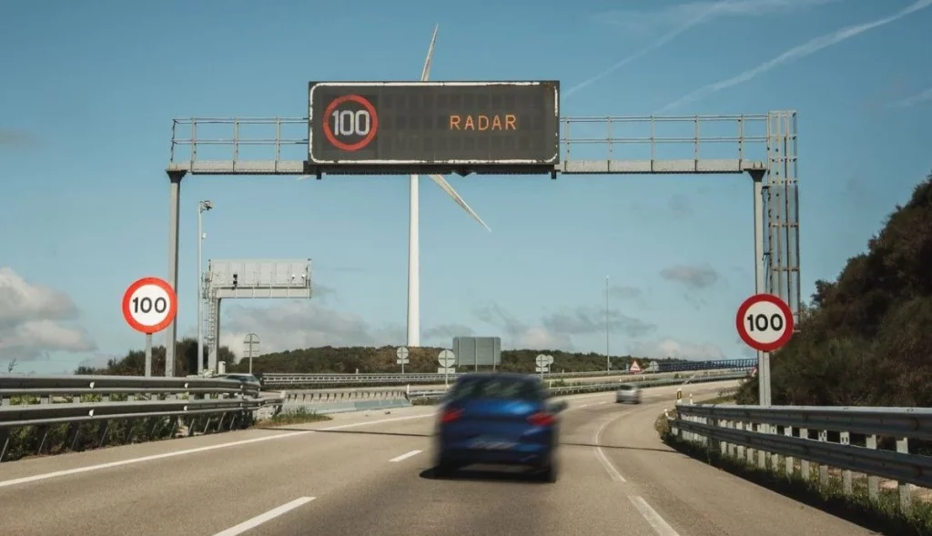 4 aplicaciones para esquivar los radares de la DGT 2 Moncloa Otras aplicaciones menos conocidas pero muy efectivas