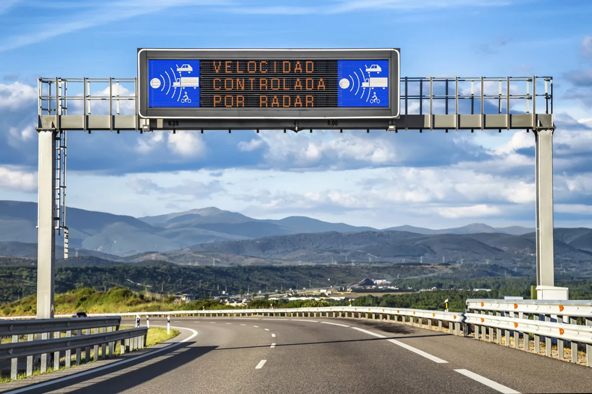 4 aplicaciones para esquivar los radares de la DGT