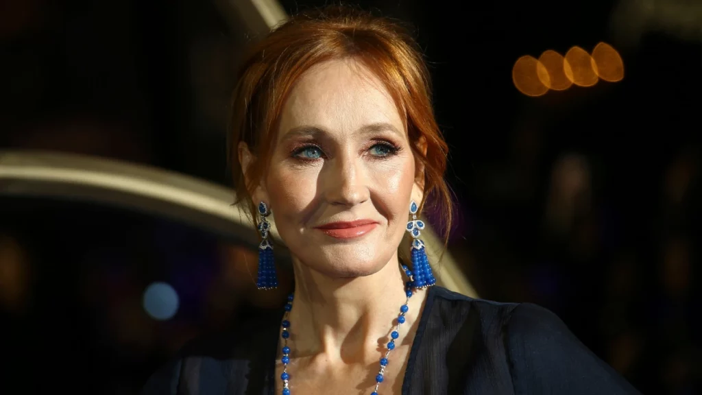 La polémica crítica de la creadora de "Harry Potter" a Daniel Radcliffe y Emma Watson 1 Moncloa J.K Rowling no espera una disculpa por parte de Daniel Radcliffe y Emma Watson