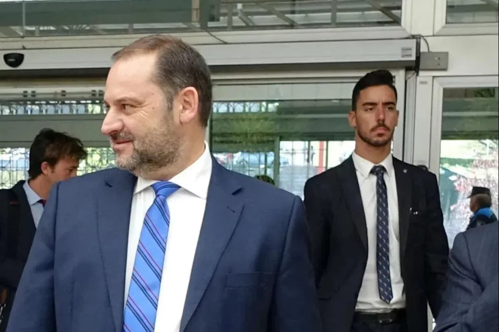 El conde de Guillamón, presidente de la Asociación Santos Ángeles Custodios, está en prisión por fraude fiscal 2 Moncloa Rubén de Aldama con José Luis Ábalos, exministro de Transportes