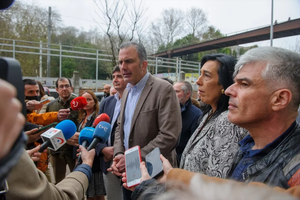 Ortega Smith afirma que «las tierras vascas se van a poner en manos de los asesinos y principales beneficiarios de los crímenes».