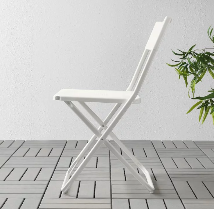 silla blanca plegable