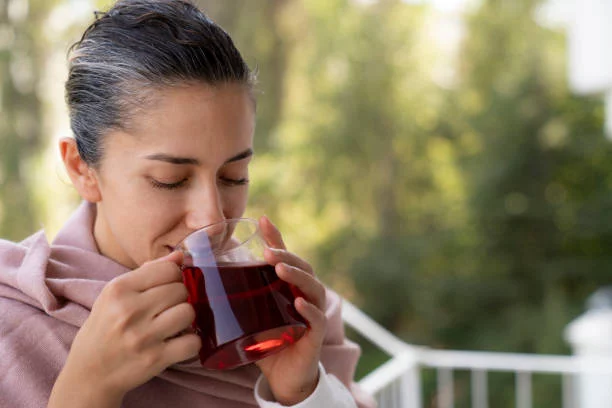 Los efectos nocturnos del té de canela que deberías probar para dormir sin medicamentos