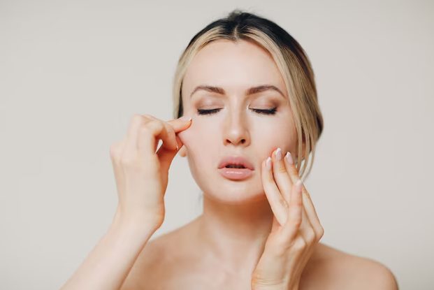 Yoga facial: este es el ejercicio ideal para eliminar la papada