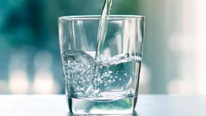 Así funciona la surrealista nueva máquina que crea agua del viento