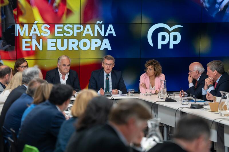 Génova 13 se recompone y vuelve a la normalidad con Vox «sin reunión» con Abascal 1 Moncloa Alberto Núñez Feijóo pone el foco en mantener al PP unido y con pactos con Vox para hacer frente al PSOE de Pedro Sánchez | Fuente: Agencias