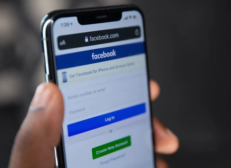 FACEBOOK, EN LA SEXTA POSICIÓN DE LAS APLICACIONES MÁS UTILIZADAS POR LOS ESPAÑOLES