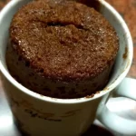 Deléitate con un caprichoso brownie a la taza en microondas: receta rápida y deliciosa