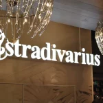 Lucirás impecable con estos 7 vestidos midi de Stradivarius: perfectos para ir a la oficina