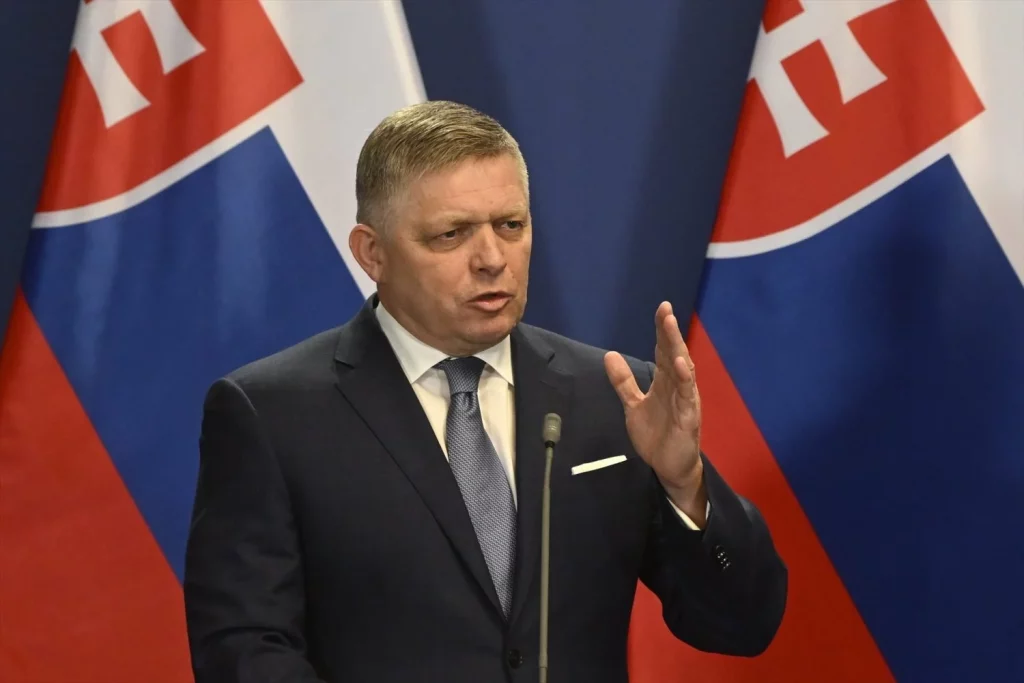 El primer ministro de Eslovaquia, Robert Fico, durante una conferencia de Gobierno. 