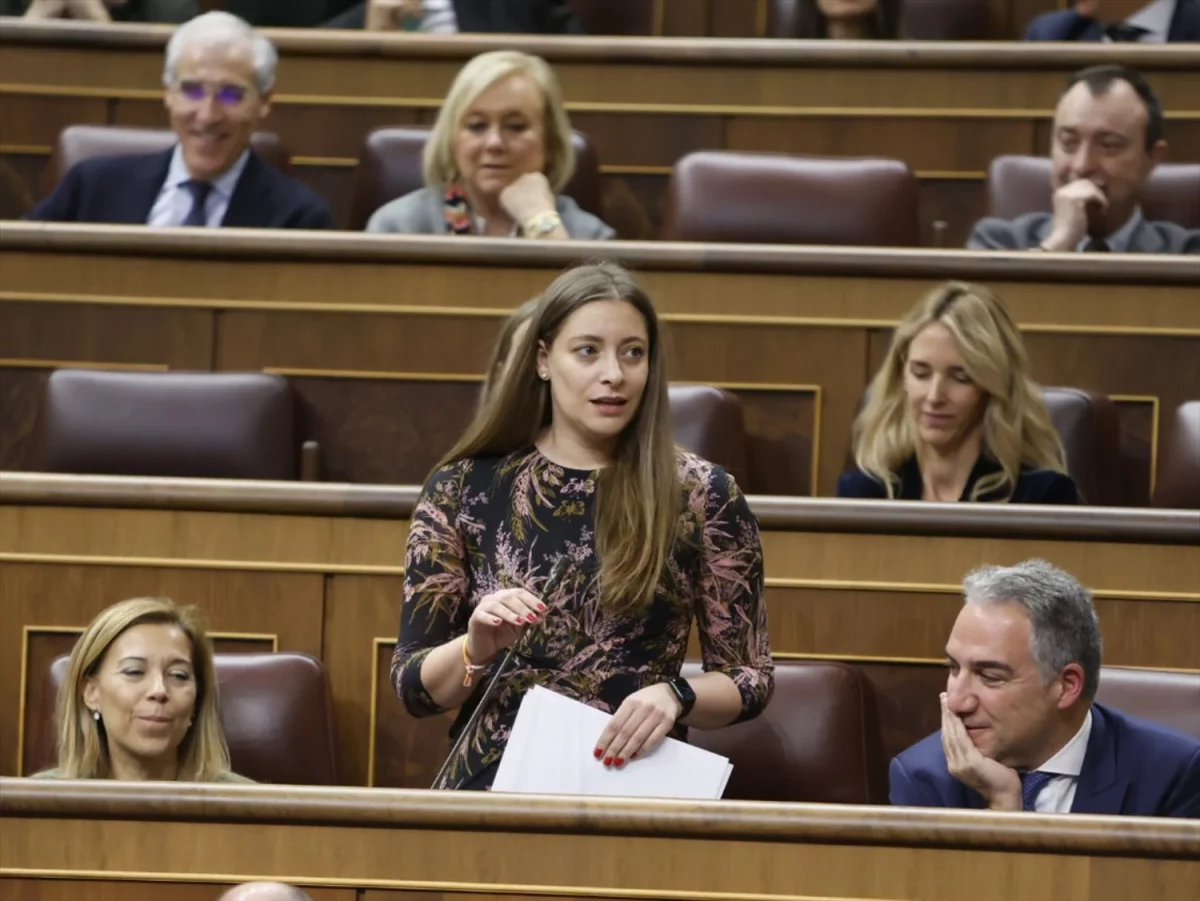 Ester Muñoz pide a Mónica García y Sanidad una auditoría de la época de Illa en el ministerio