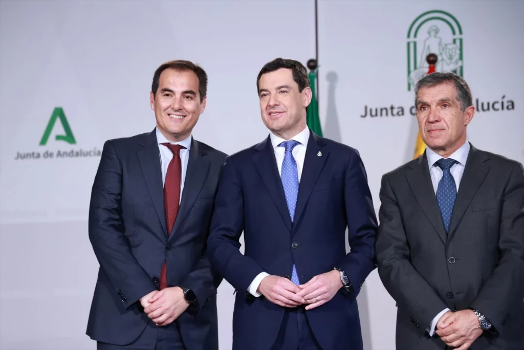 Juanma Moreno fortalece la ley de incompatibilidades para evitar el exceso de ‘favores’ 2 Moncloa Juanma Moreno fortalece la ley de incompatibilidades para evitar el exceso de ‘favores’