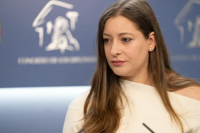 Mónica García ‘importa’ el fracasado modelo sanitario catalán
