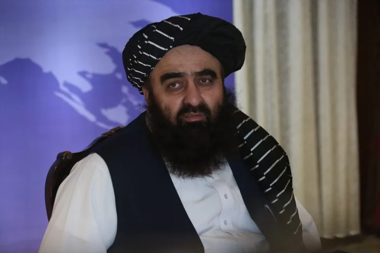 ¿Quiénes son los talibanes y por qué Rusia pretende retirarlos de la lista de terroristas?