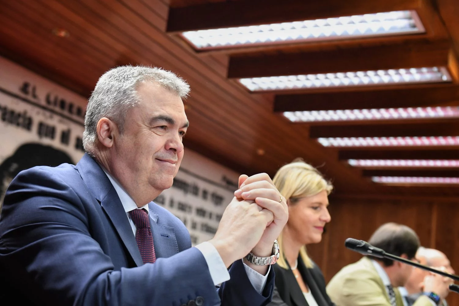 Santos Cerdán tiene pie y medio fuera de la Secretaría de Organización del PSOE