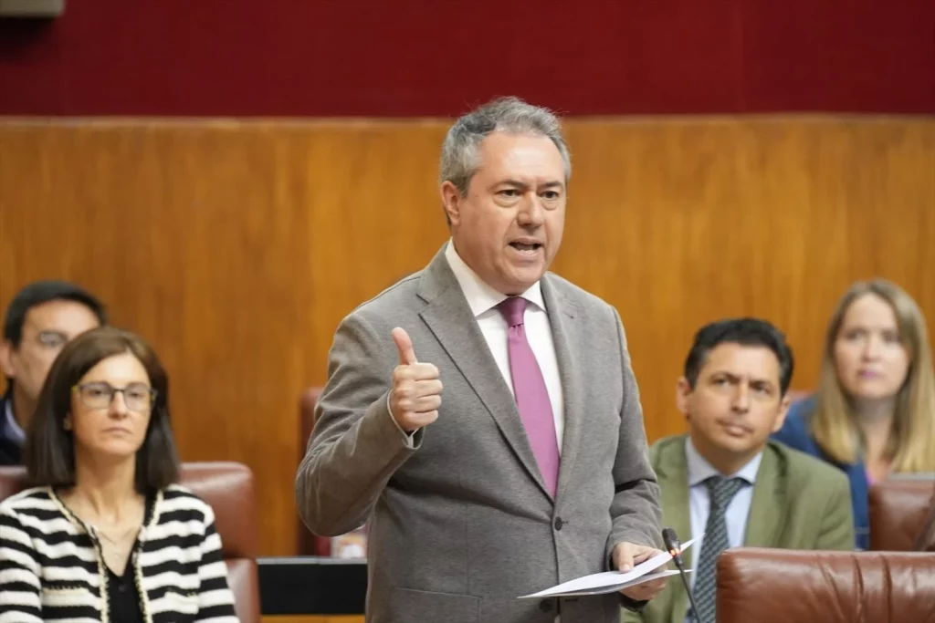 PSOE-A denuncia la emisión en Canal Sur de imágenes de la concentración del sábado en Ferraz "como si fueran" ante CGPJ 1 Moncloa EuropaPress 5931788 secretario psoe a juan espadas turno palabra sesion control gobierno 02 Moncloa