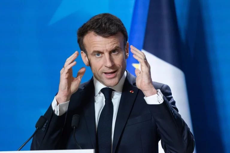 Macron arribará en próximas horas a Nueva Caledonia.