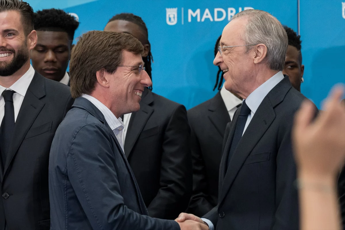 Almeida y Florentino Pérez (Fuente: Agencias)