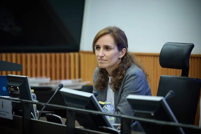 Mónica García, la médico y madre, pone en pie de guerra a los médicos. Fuente: Agencias