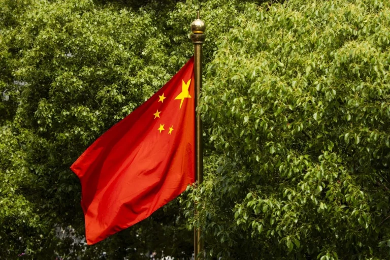 Así son los cañones electromagnéticos que está probando China