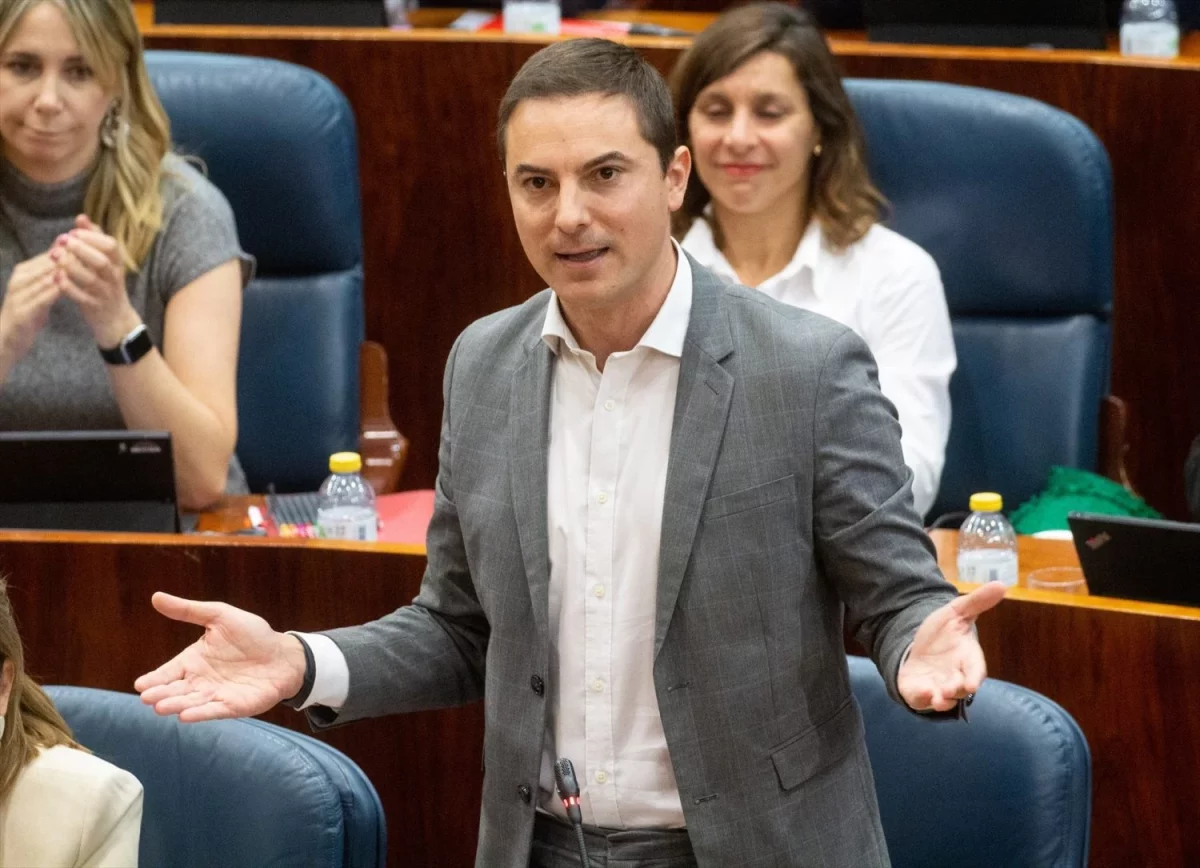 Lobato medita sobre dar la batalla contra Ferraz y hacerse un Pedro Sánchez