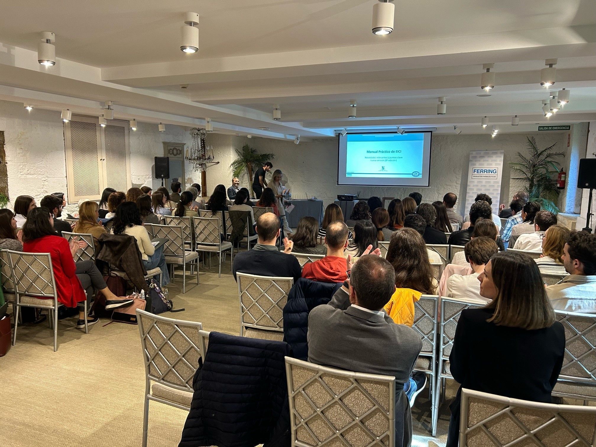 GETECCU presenta nueva edición de 'Conductas de actuación en la Enfermedad Inflamatoria Crónica Intestinal' 1 Moncloa Expertos en la presentacon de la 8 edicion manual GETECCU 1 1 1 Moncloa