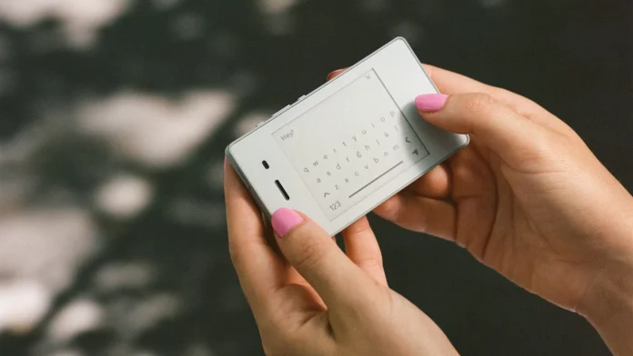 Así es el móvil que promueve la paz mental y evita el exceso de tecnología en los niños