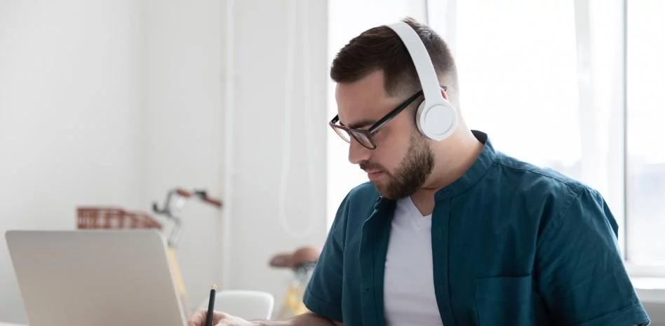 Qué audífonos usar para cuidar tu oído