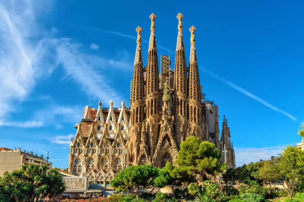 Sagrada Familia en Barcelona 2 Moncloa