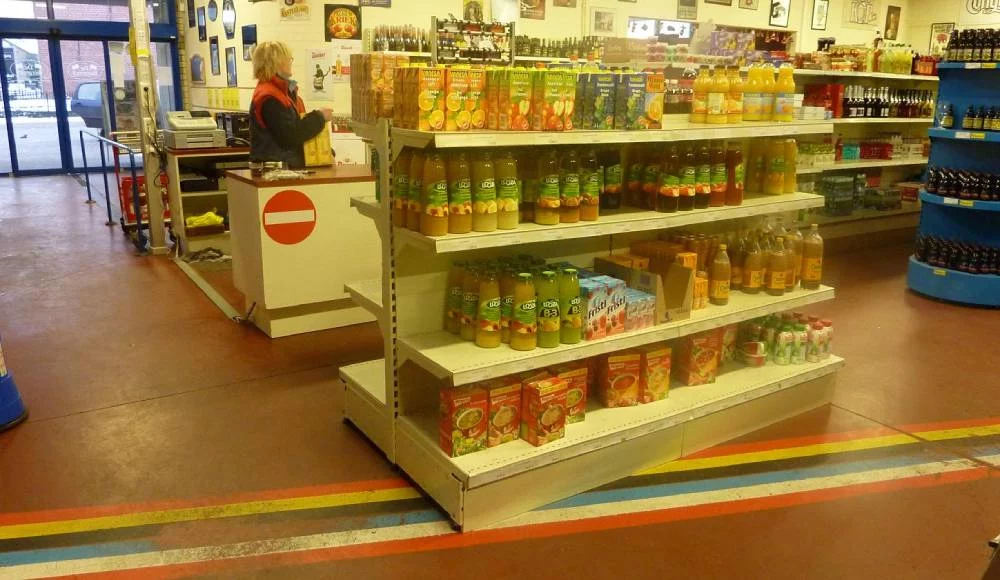 Cuáles son los dos países que están divididos por un supermercado 1 Moncloa La división de países más extrañas del mundo