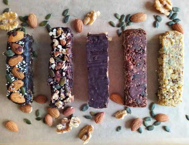 Así se hacen unas barritas de quínoa para snack o colación