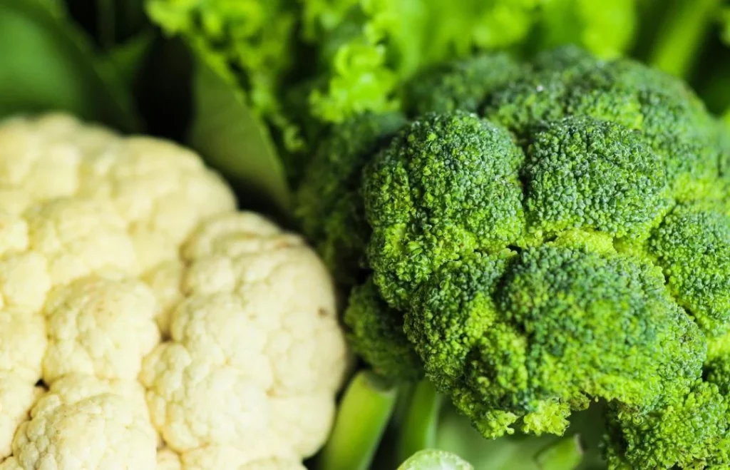 Brócoli y coliflor, alimentos que ayudan en la prevención del cáncer