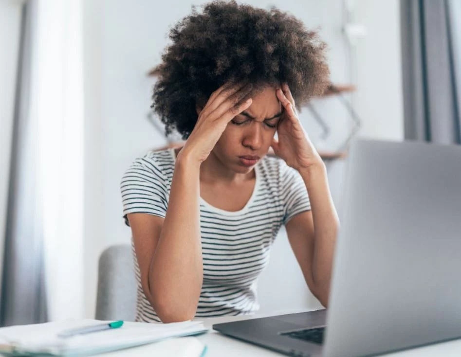 Burnout: 3 señales que podrían indicar estrés laboral extremo 1 Moncloa ¿Cómo combatir el burnout?