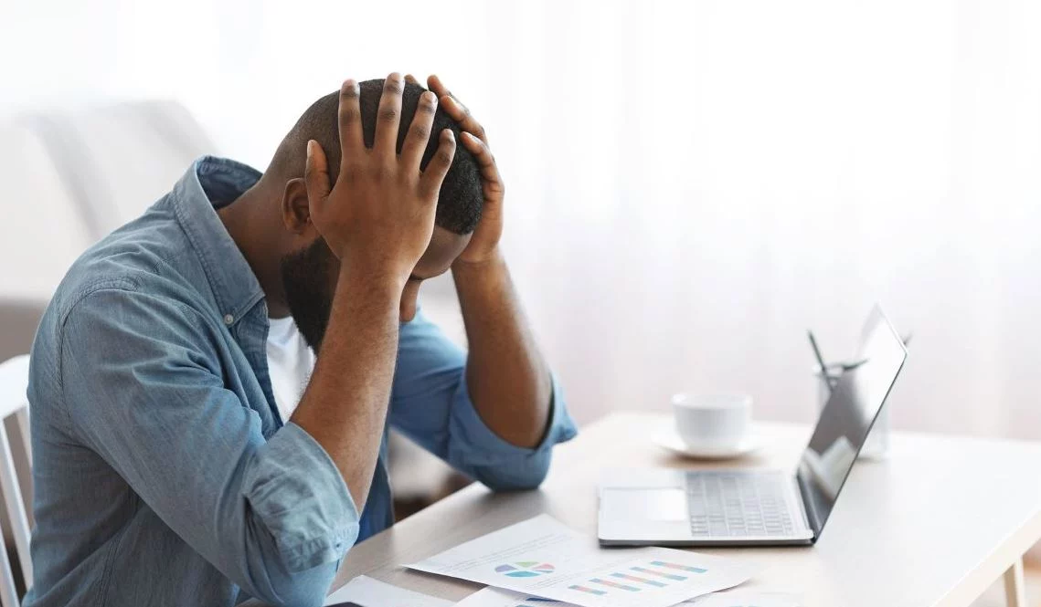 Burnout: 3 señales que podrían indicar estrés laboral extremo