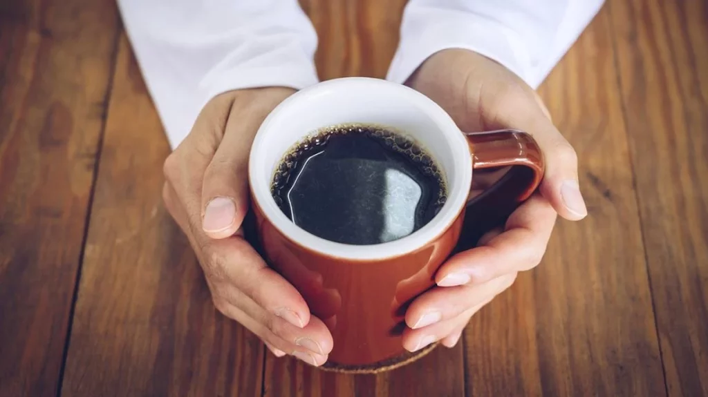 Tomar más de dos tazas de café al día podría poner en riesgo tu salud y esta es la razón 1 Moncloa Así puedes evitar los efectos negativos del café en las hormonas
