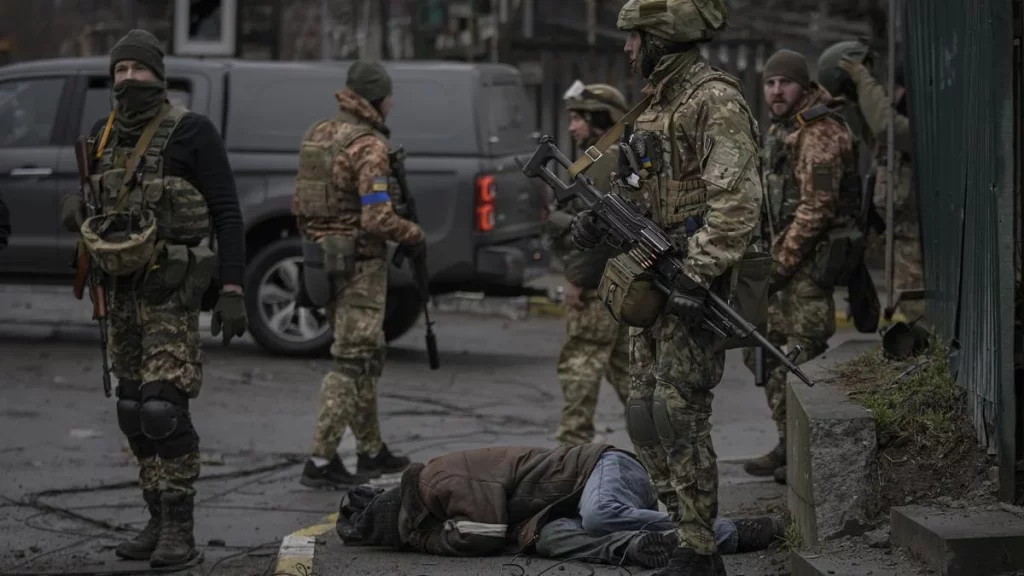 Rusia da la orden de no perdonar a sus propios soldados si se rinden en Ucrania 1 Moncloa Crímenes de guerra