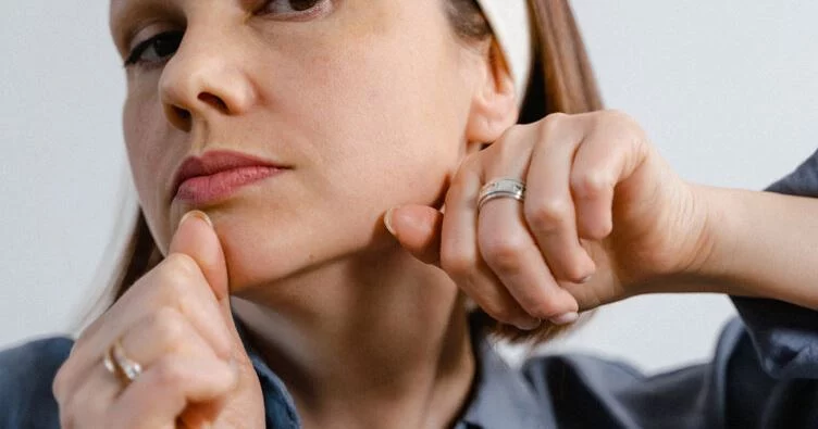El mejor ejercicio para desinflamar tu cara de forma natural 1 Moncloa Otros consejos para desinflamar el rostro