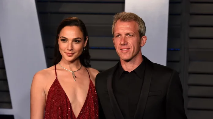Al igual que Gal Gadot, 5 famosos que se casaron con personas 'comunes'