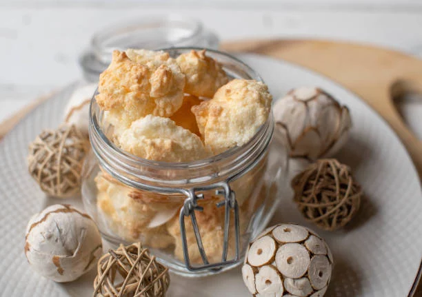 Cómo hacer unas galletas de coco en 3 minutos con 3 ingredientes