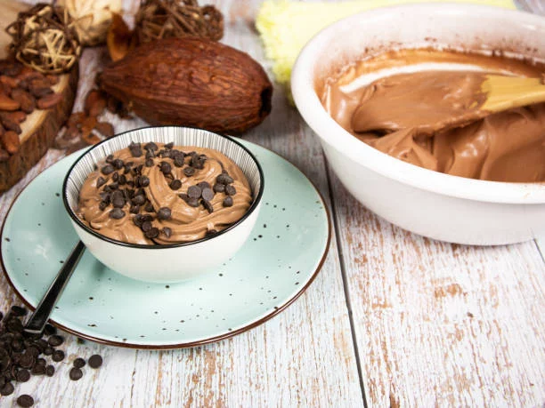 Helado de chocolate crunch: una opción saludable y rica en proteína, sin azúcar