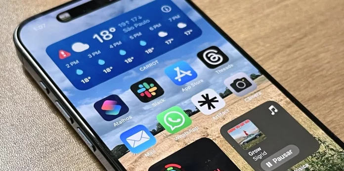 Cómo el nuevo iOS 17.4 podría alargar la vida de tu iPhone con su truco para la batería