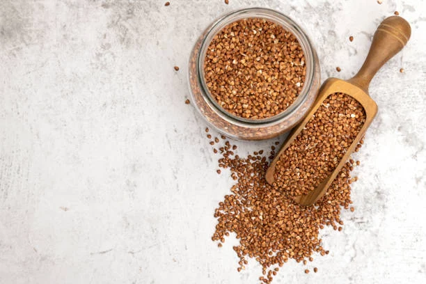 3 alimentos sorprendentes que aumentan tus músculos en solo una semana 2 Moncloa Trigo sarraceno germinado