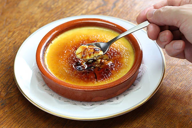 Crema catalana al microondas al mejor estilo de la abuela, pero en 2 minutos 1 Moncloa Preparación de la crema catalana